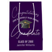 濃い紫の大学院パーソナライズされた卒業会 ミディアムペーパーバッグ (裏面)