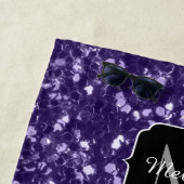 濃い紫の紫のグリッタースパークルズモノグラム ビーチタオル (インサイチュ)