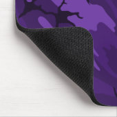 濃い紫の迷彩柄とカスタムタイトル マウスパッド (コーナー)