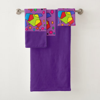 濃い紫色のバスタオルを大きな色の柄でセット バスタオルセット