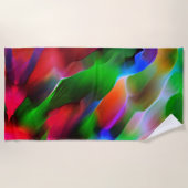 濃い緑と赤のレリーフ、 浮き彫りと深さ ビーチタオル (正面)