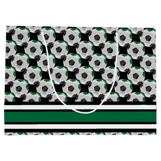 濃い緑と黒のサッカーボールをパーソナライズ ラージペーパーバッグ (裏面)