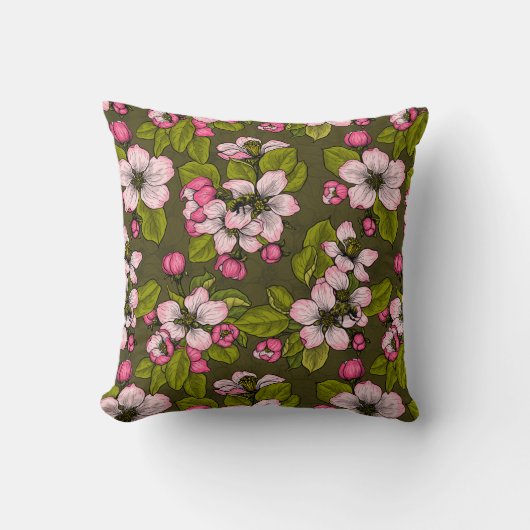 濃い緑にリンゴの花 クッション (正面)