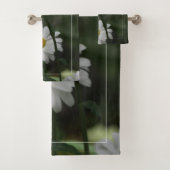 濃い緑の白い野花 バスタオルセット (インサイチュ)