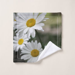 濃い緑の白い野花 バスタオルセット