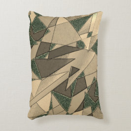 '濃い緑の背景'上のベージュ三角形切り出し アクセントクッション