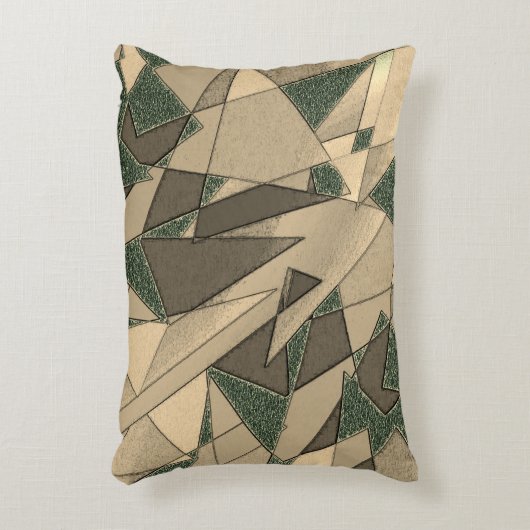 '濃い緑の背景'上のベージュ三角形切り出し アクセントクッション (正面(垂直))