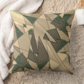 '濃い緑の背景'上のベージュ三角形切り出し クッション (ブランケット)