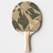 '濃い緑の背景'上のベージュ三角形切り出し 卓球ラケット (正面)