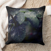 濃い緑の離れと雨滴 クッション (ブランケット)