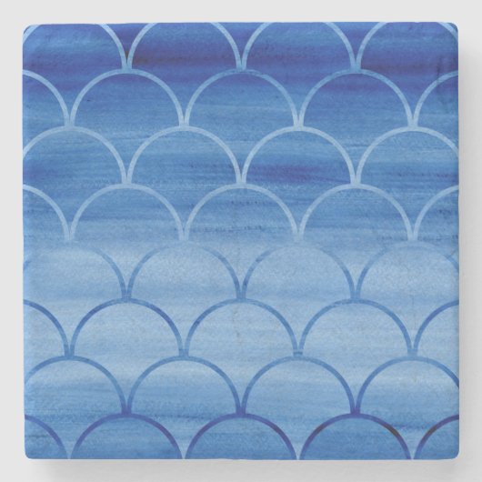 濃い色から淡い青のスケールパターン ストーンコースター (正面)