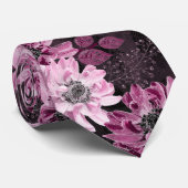 濃い茶色の上にピンク色のブルゴーニュ色の花 ネクタイ (ロール)
