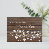 濃い茶色の木目が白く見えるフローラサンキューカード サンキューカード (スタンド正面)