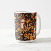 濃い茶色の秋のリスとフローラ コーヒーマグカップ (正面右)