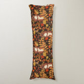 濃い茶色の秋のリスとフローラ ボディピロー (正面縦)