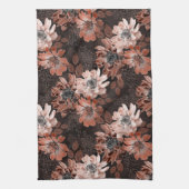 濃い茶色の背景にクリーム、寺色の花 キッチンタオル (縦)