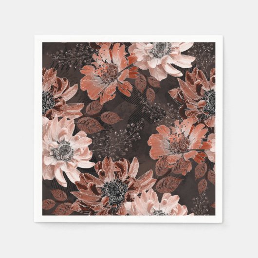 濃い茶色の背景にクリーム、寺色の花 スタンダードカクテルナプキン (正面)