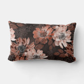 濃い茶色の背景にクリーム、寺色の花 ランバークッション (裏面)