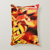 濃い赤と強い筋が付いた黄変のバンド アクセントクッション (正面(垂直))