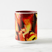 濃い赤と強い縞の黄変のミックス マグカップ (中央)