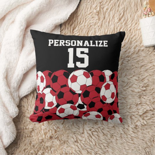 濃い赤のサッカーボールコラージュ | DIY名と番号 クッション (ブランケット)