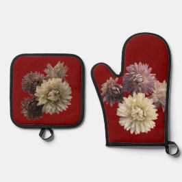 濃い赤の上にピンクとメイブイチゴ 鍋つかみ&鍋敷きセット