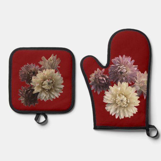 濃い赤の上にピンクとメイブイチゴ 鍋つかみ&鍋敷きセット (正面)