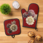 濃い赤の上にピンクとメイブイチゴ 鍋つかみ&鍋敷きセット (トップダウン)