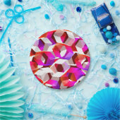 濃い赤の背景に多くの六角形が色付けされている ペーパープレート (パーティー)