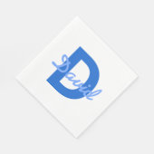 濃い青と淡い青の白の編集可能な名前モノグラム スタンダードランチョンナプキン (角)