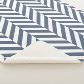 濃い青と白のジオメトリヘリンボーンパターン シェルパブランケット (3/4)