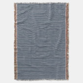 濃い青と白のストライプパターン スローブランケット (正面縦)