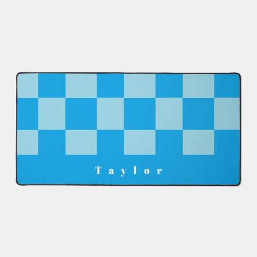 濃い青と薄い青の四角いブロックのパターン デスクマット (正面)