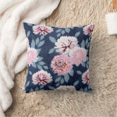 濃い青に白いピンク色の花。 クッション (ブランケット)