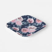 濃い青に白いピンク色の花。 ペーパープレート (傾斜あり)