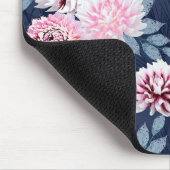 濃い青に白いピンク色の花。 マウスパッド (コーナー)