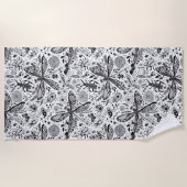 濃い青の上にブクブク虫 ビーチタオル (正面)