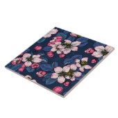 濃い青の上にリンゴの花が咲く タイル (側面)