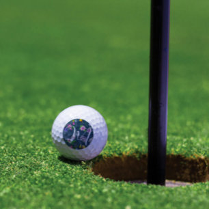 濃い青の繊細な山花。カスタム ゴルフボール