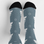 濃い青の背景に冬の白い木 ソックス (上部)