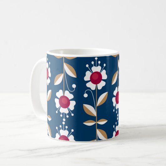 濃い青の背景に白いレトロな花 コーヒーマグカップ (正面左)