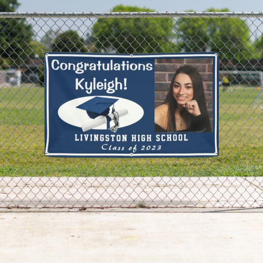 濃い青、白アクセント付きビニール卒業写真 横断幕 (インサイチュ)