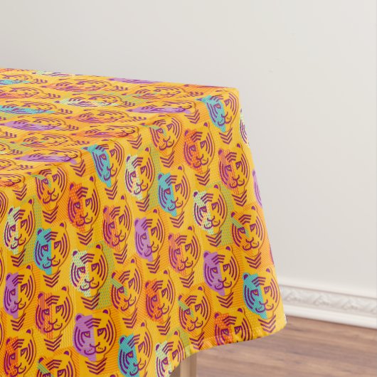 濃い黄色の背景に虎の模様 テーブルクロス (インサイチュ)