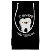 濃い黒を塗り過ぎる詰め物を持っている親切にしてください スモールペーパーバッグ (正面)