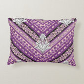 濃厚な紫と白のfを特徴とするピンクの生地 アクセントクッション (裏面)