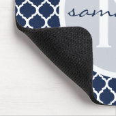 濃紺および白のクローバーのモノグラム マウスパッド (コーナー)