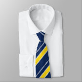 濃紺および金ゴールドのストライプのなタイ ネクタイ (タイ)