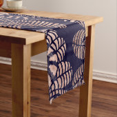 濃紺のエレガントなばら色の金ゴールドの花のスケッチ ショートテーブルランナー (インサイチュ)