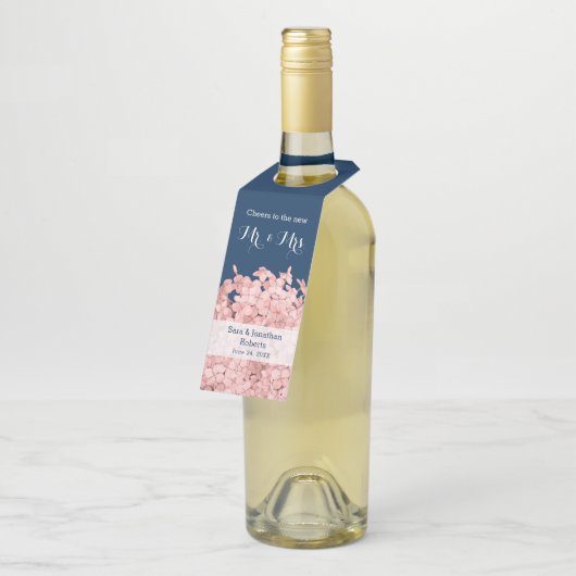 濃紺のパーソナライズな結婚式のピンクのアジサイ ボトルネックタグ (アングル)