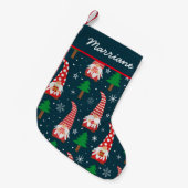 濃紺の地にクリスマスツリーとノームの柄 カスタム スモールクリスマスストッキング (正面 (吊り時))